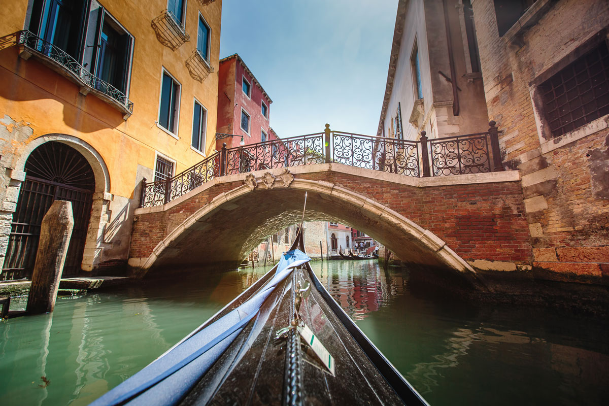 Venice_Gondola_ExpatExplore