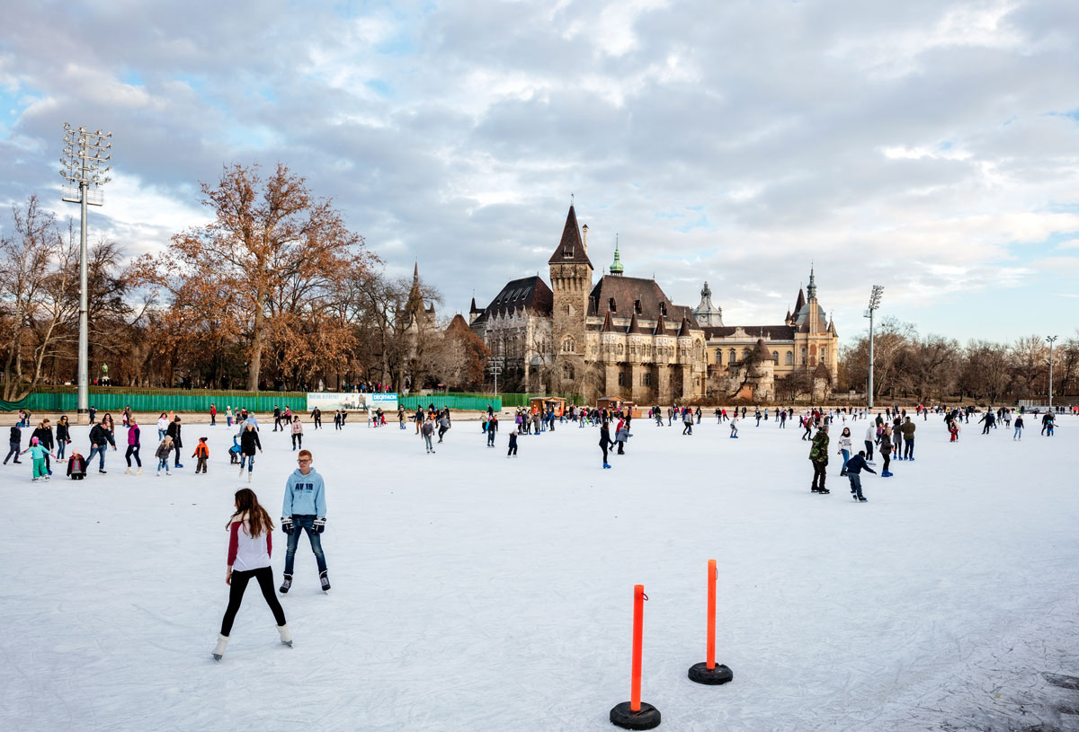 budapest-hungary-winter-travel