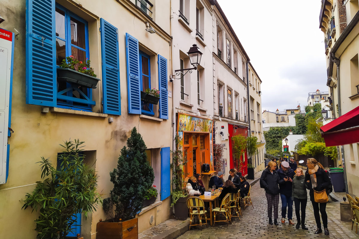 Visit the Montmartre district in Paris