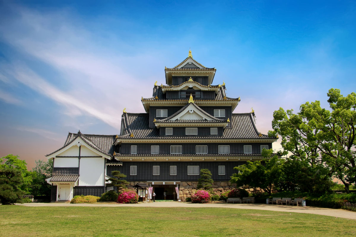 Okayama castle known as crow castle due to its black exterior