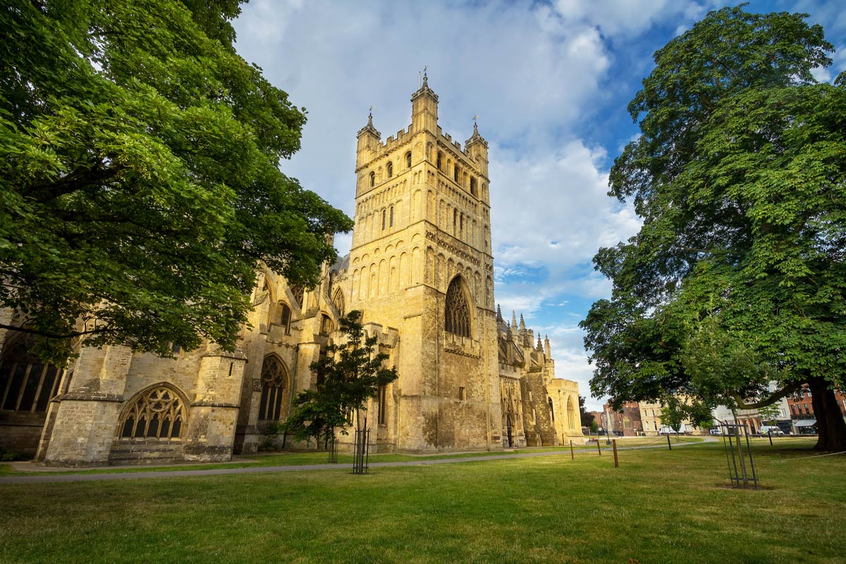 15 UK Bucket List Ideas - British Holiday Destinations - Expat Explore