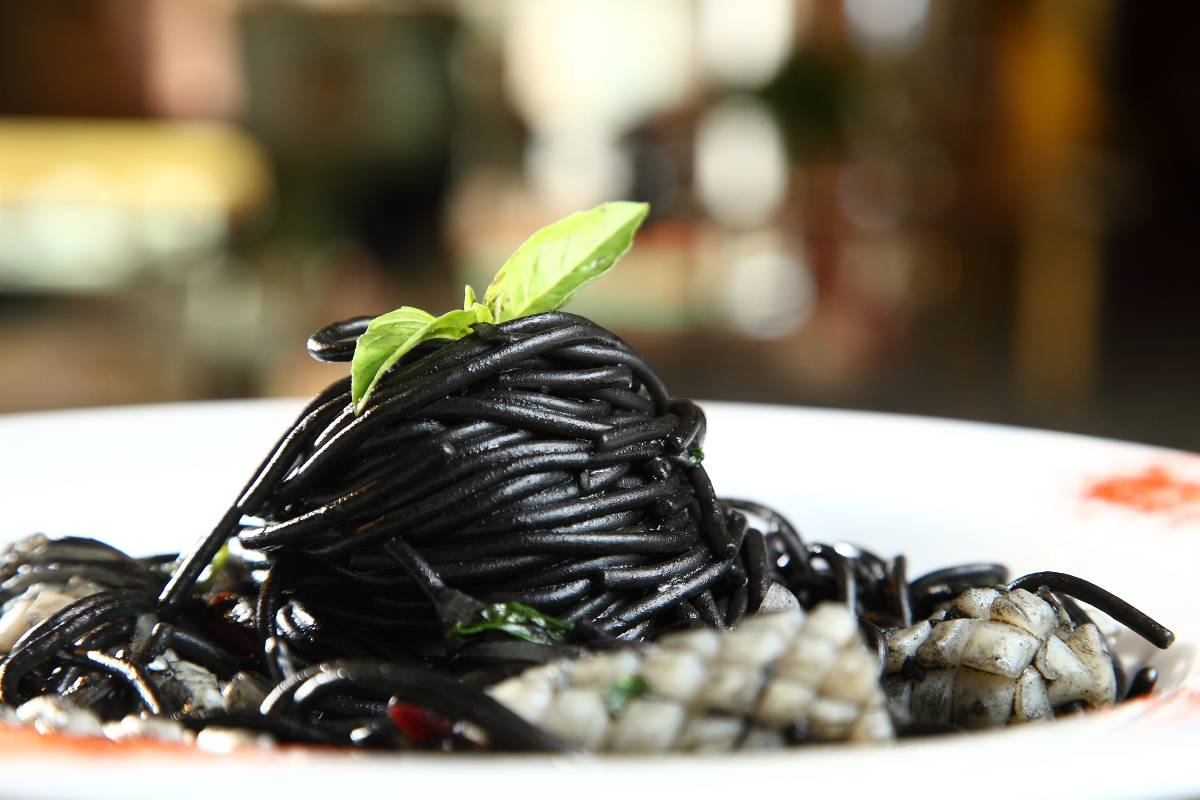 Pitch black Spaghetti al nero di seppia, world pasta day