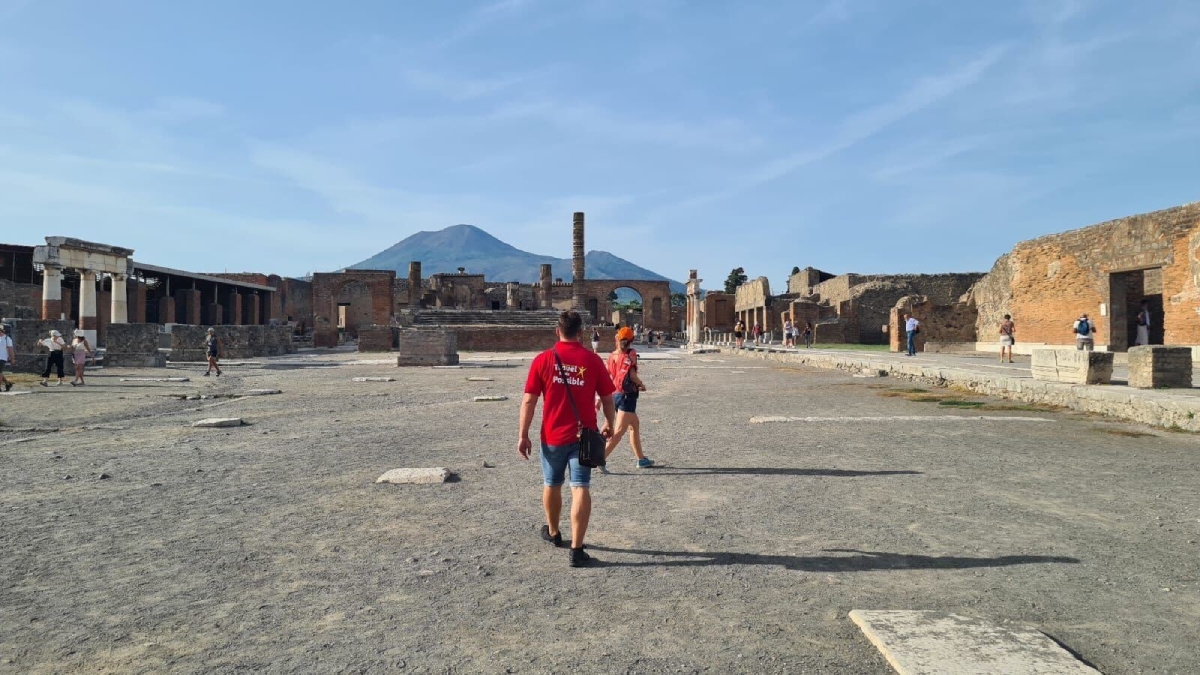 Tour leader in Italy