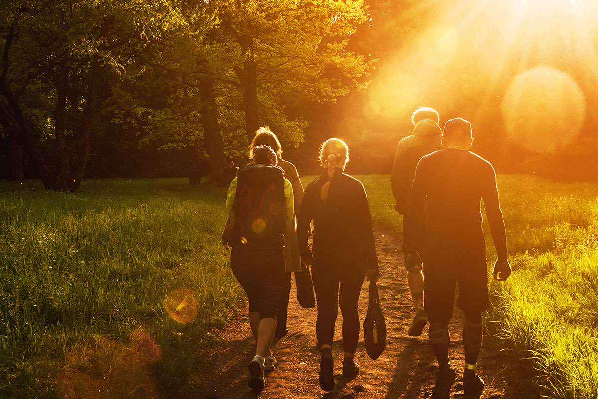 Family hiking, multigenerational travel